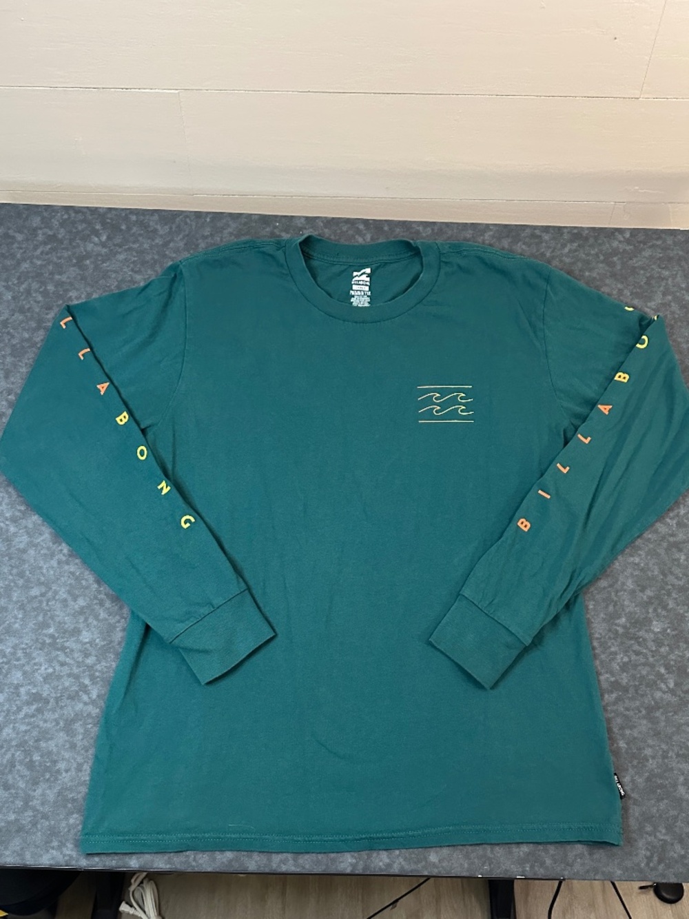 Billabong Premium Green Long Sleeve T Shirt Size Large